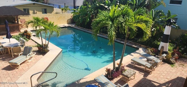 Building Photo - 204 Pierce Ave