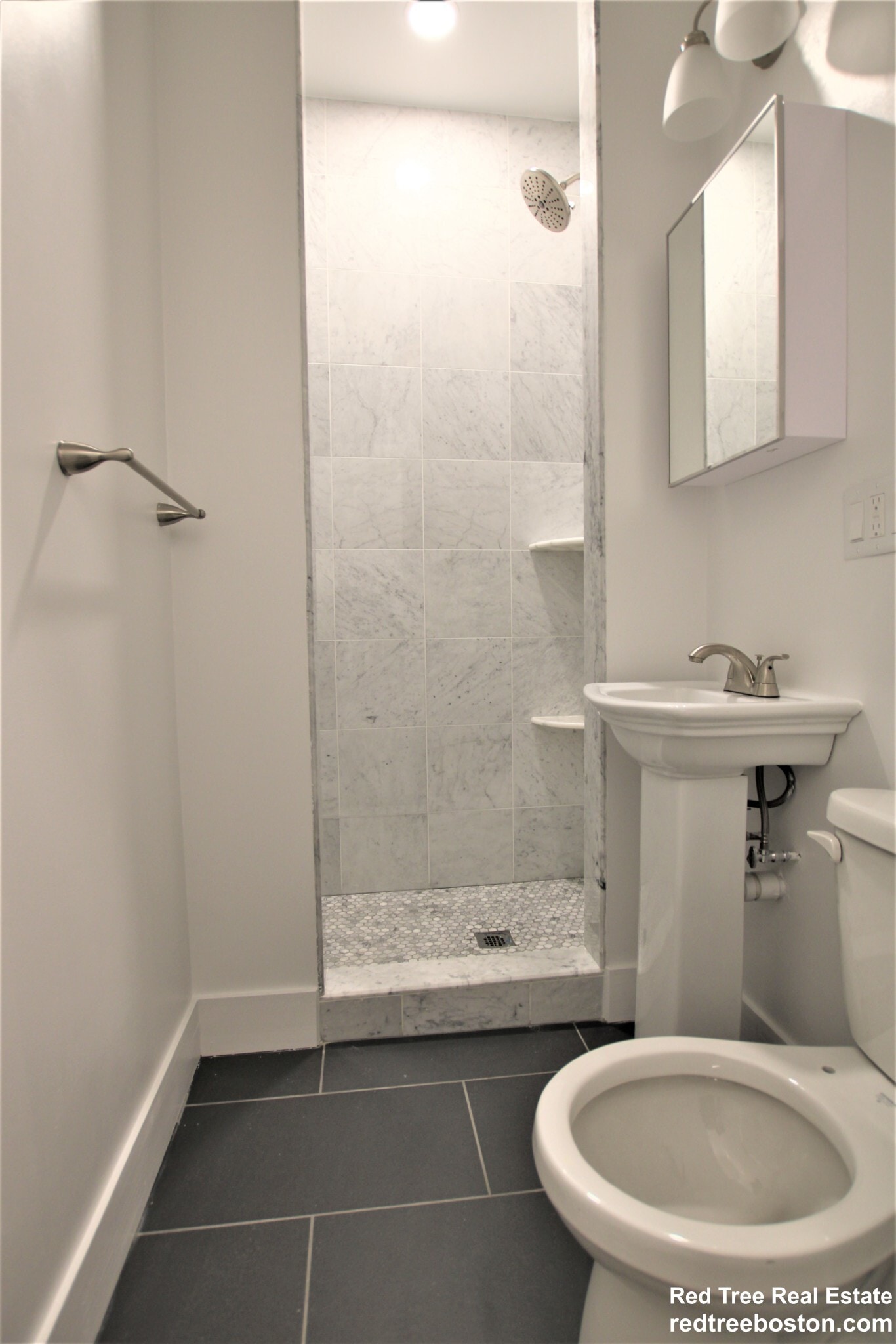 Building Photo - 24 Phillips St