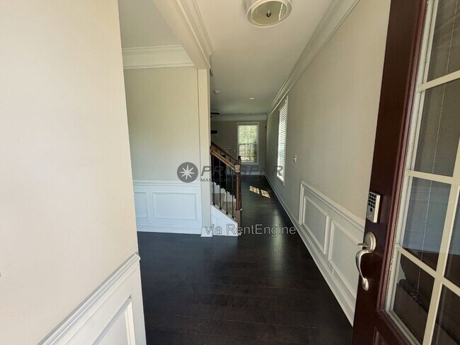Building Photo - 108 Redmont Ct