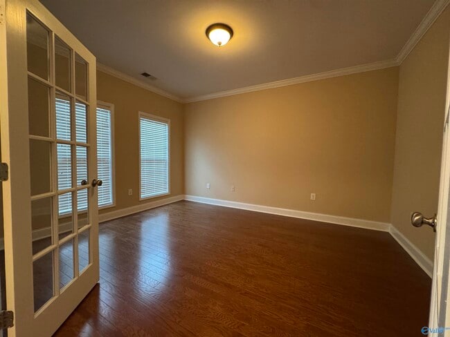 Building Photo - 2275 Towne Park Dr SW