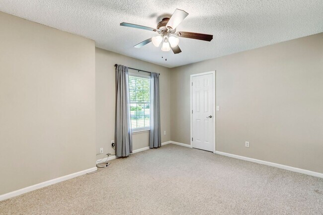 Building Photo - 2415 Will Hardee Rd