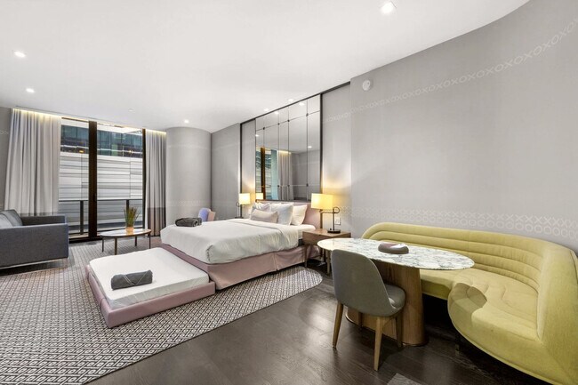 Building Photo - 801 S Miami Ave