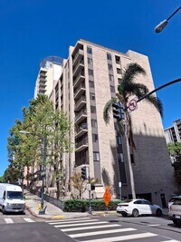 Building Photo - Downtown 1-Bedroom Condo w/ Central AC and...
