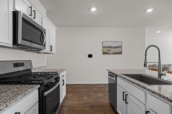 Building Photo - 325 Granary Dr