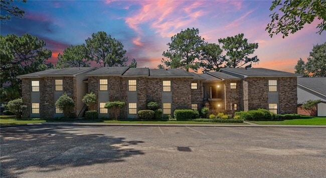 Primary Photo - 1260 Sutton Ct