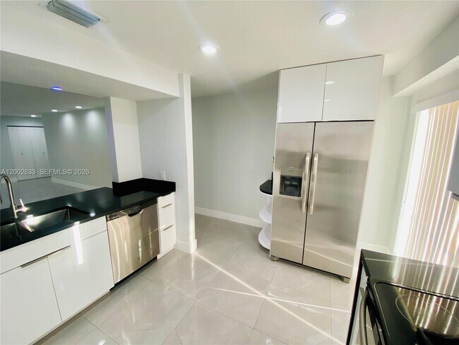 Building Photo - 199 SW 12th Ave