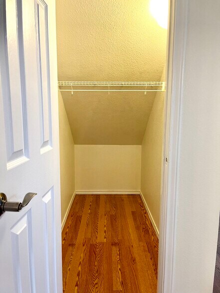 Building Photo - 1004 Sweet Melissa Dr