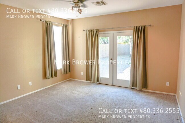 Building Photo - 1362 W Roadrunner Dr