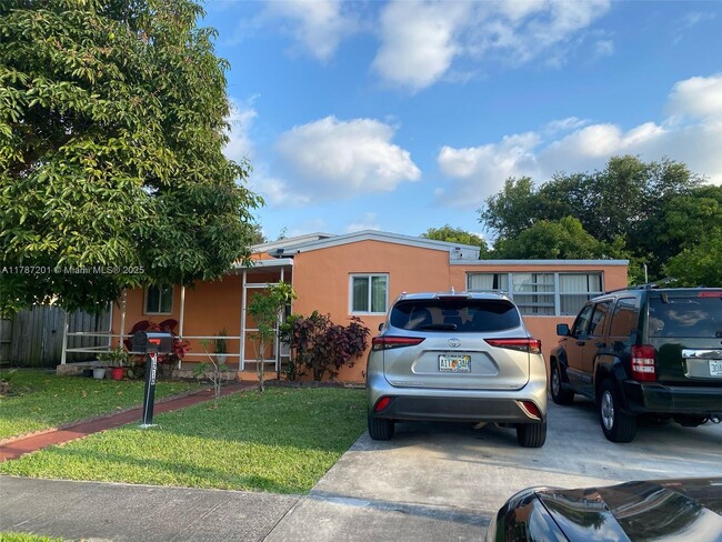 Primary Photo - 1210 NE 158th St