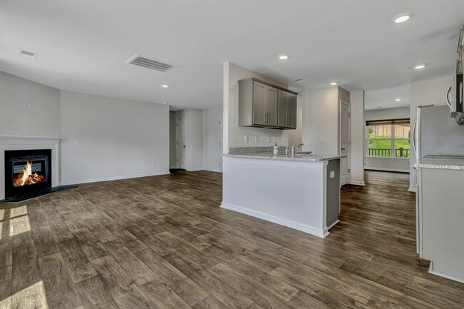 Building Photo - 227 Roper St