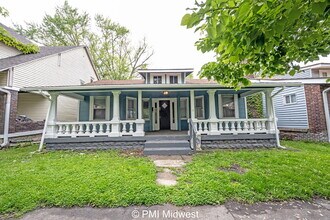 Building Photo - 130 N Gladstone Ave
