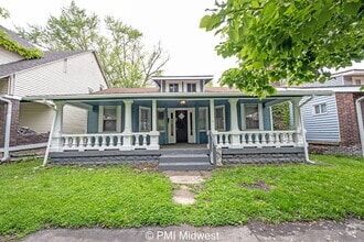 Building Photo - 130 N Gladstone Ave