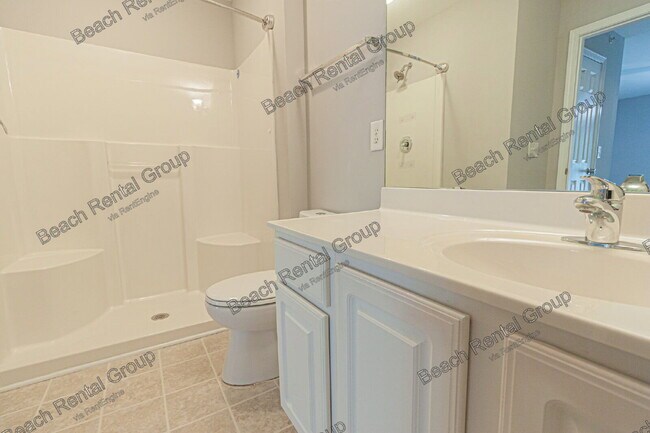 Building Photo - 4850 Meadowsweet Dr