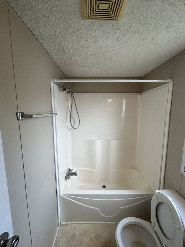 Building Photo - 217 Tyler St