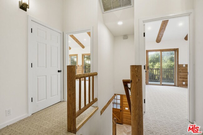 Building Photo - 373 Loftyhill Dr