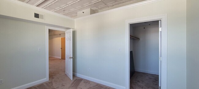 Building Photo - 33 Randolph St