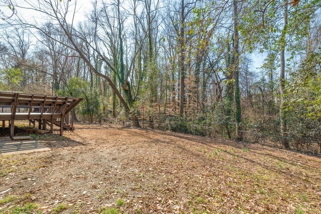 Building Photo - Cute 3-Bedroom Brick Ranch in Oakhurst!