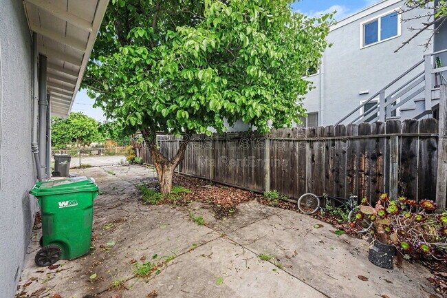 Building Photo - 4160 Masterson St