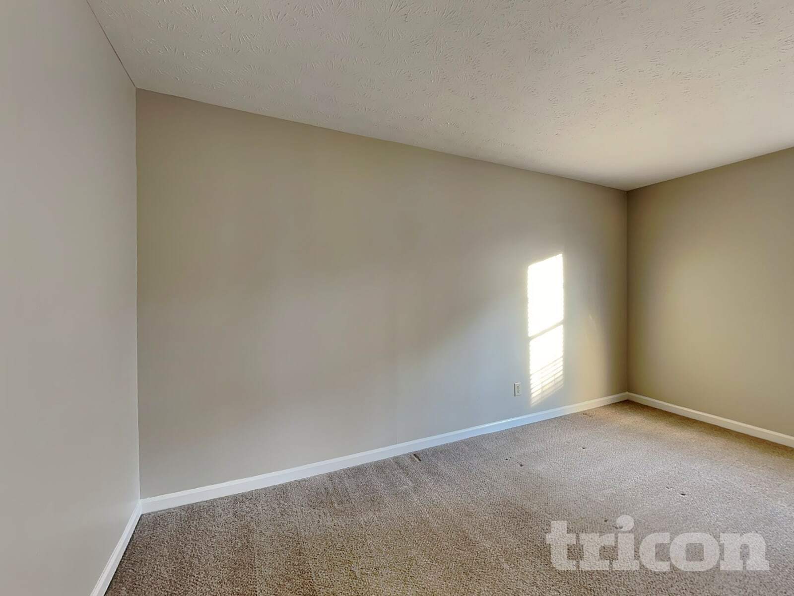 Building Photo - 575 Woodcrest Manor Dr