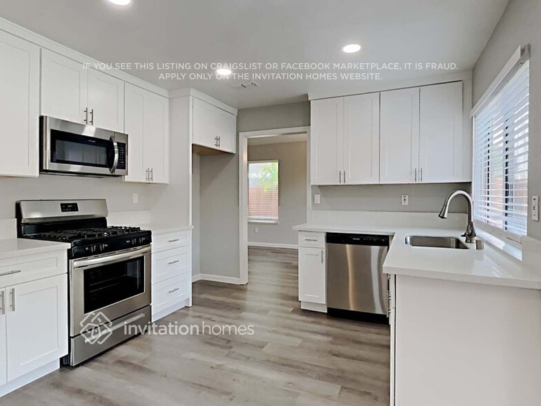 Building Photo - 4229 Gold Ridge Way