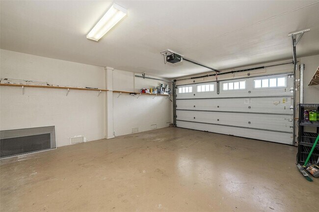 Building Photo - 821 Bay Point Dr