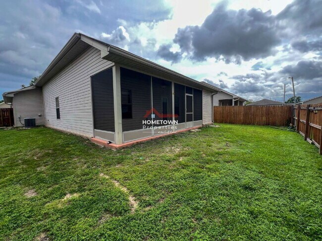 Building Photo - 8776 Bradfield Dr