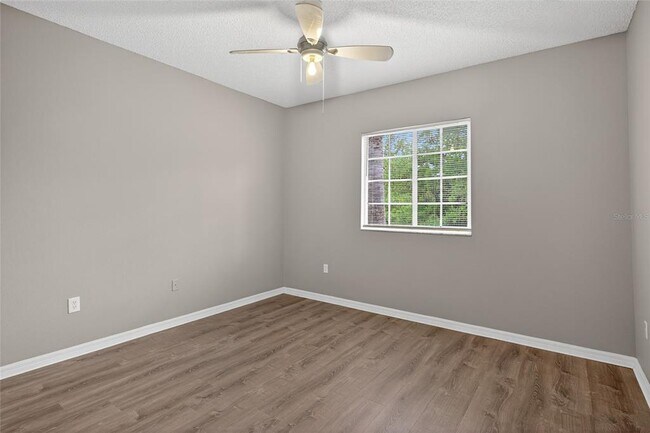 Building Photo - 4210 Harbor Lake Dr