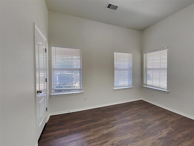 Building Photo - 7007 Casita Dr