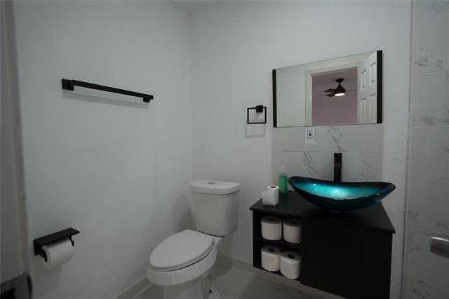 Building Photo - 4535 Parry Ave