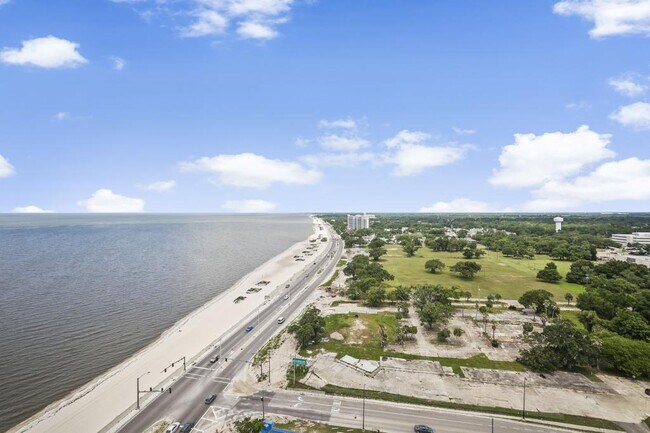 Building Photo - 2668 Beach Blvd