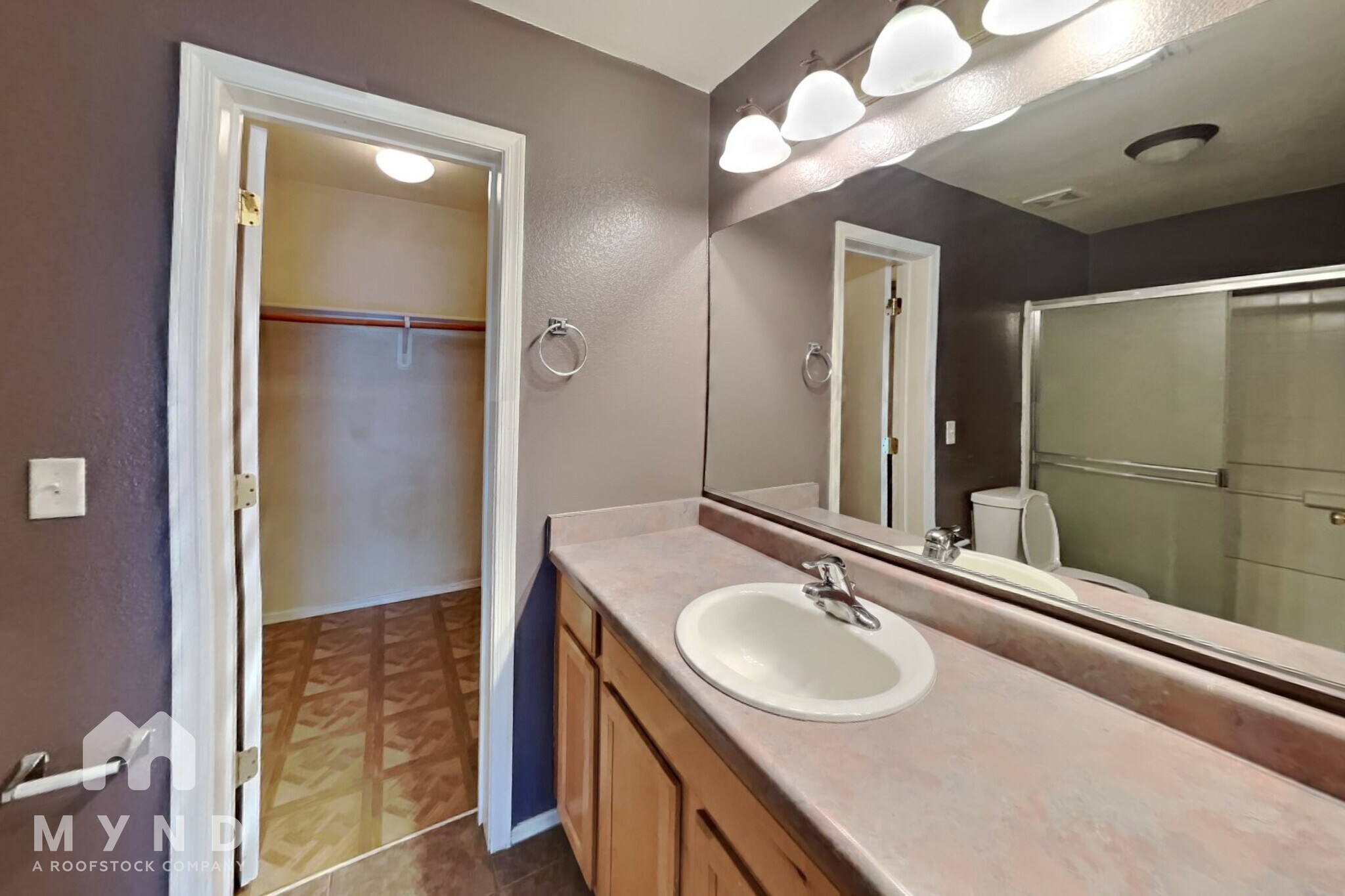 Building Photo - 2018 E Calle Arroyo Lindo