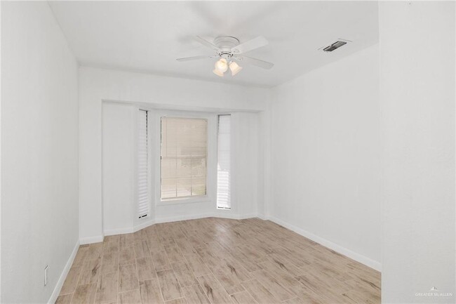 Building Photo - 3313 Queta Ave