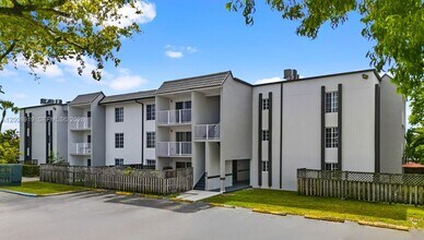 Building Photo - 5020 NW 79th Ave