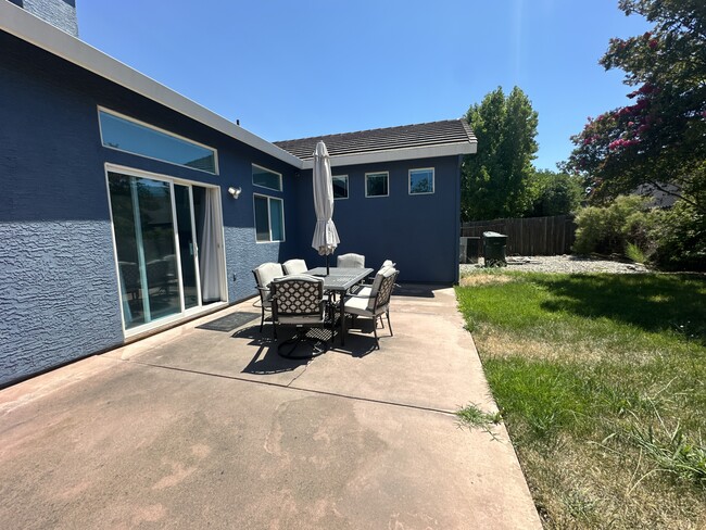 Building Photo - 9428 Plainoak Way
