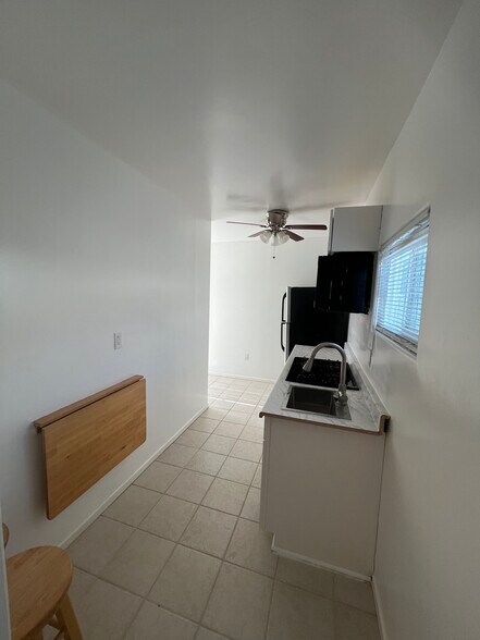 Kitchen - 122 E Quintard St