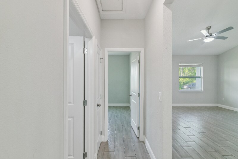 Building Photo - 969 Cambridge Ct