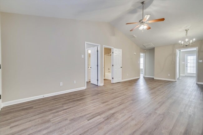 Building Photo - 1622 Emma St