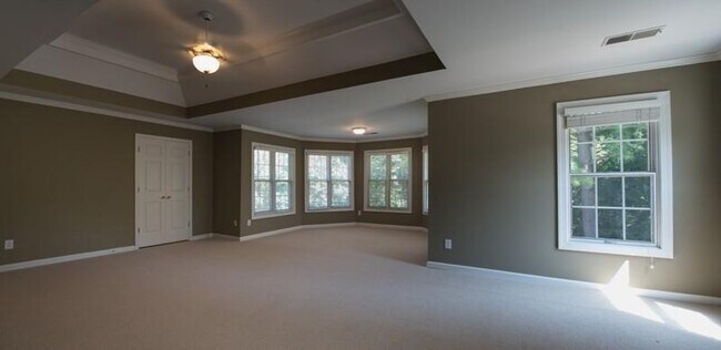 Building Photo - 5060 Gallatree Ln