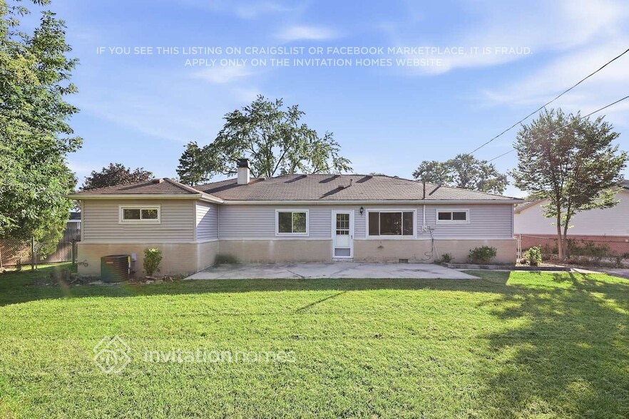 Building Photo - 325 Glendale Ln