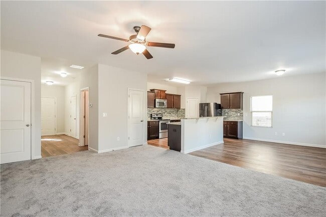 Building Photo - 47 Autumn Canyon Path SE