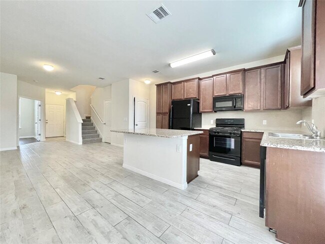 Building Photo - 513 N Heatherwilde Blvd