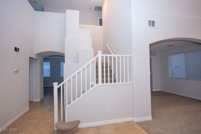 Building Photo - 1113 E Hammer Ln