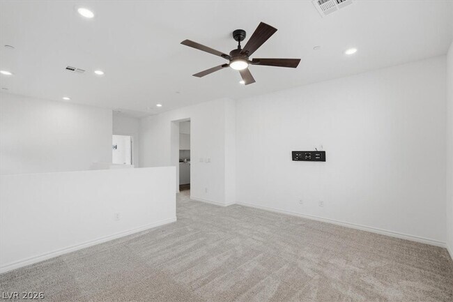 Building Photo - 294 Mount Williamson St