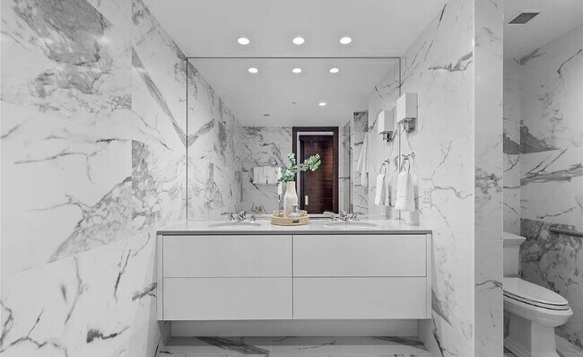 Building Photo - A Landmark Luxury Residence Above the City, Denver at Its Finest
