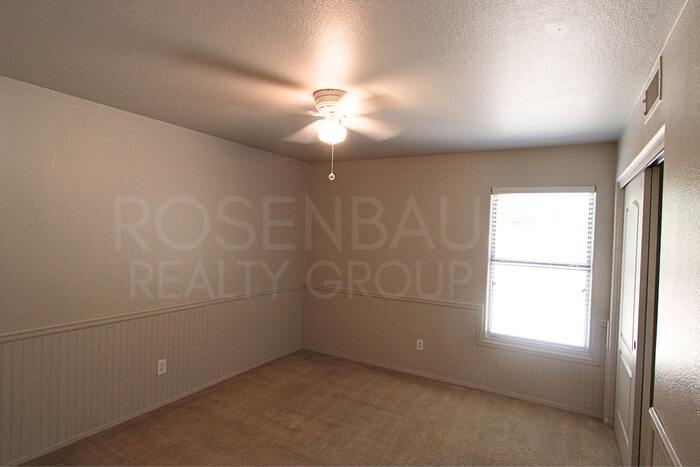 Building Photo - 940 S Lafayette Dr