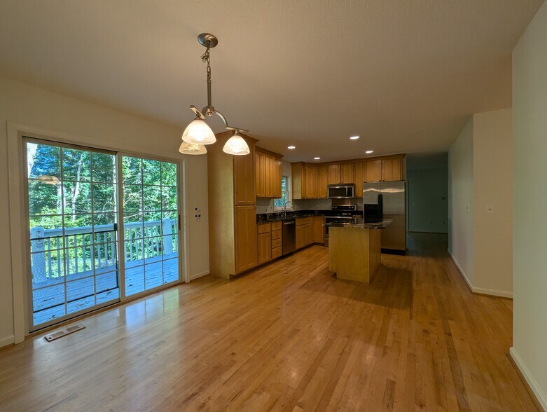 Kitchen & Breakfast Area - 14 Weaver Rd