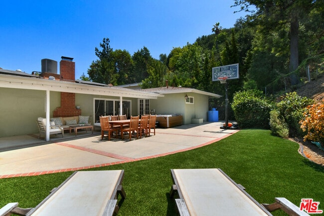 Building Photo - 3421 Castlewoods Pl