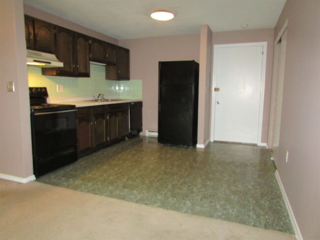 Building Photo - 114 Capitol Hill Dr