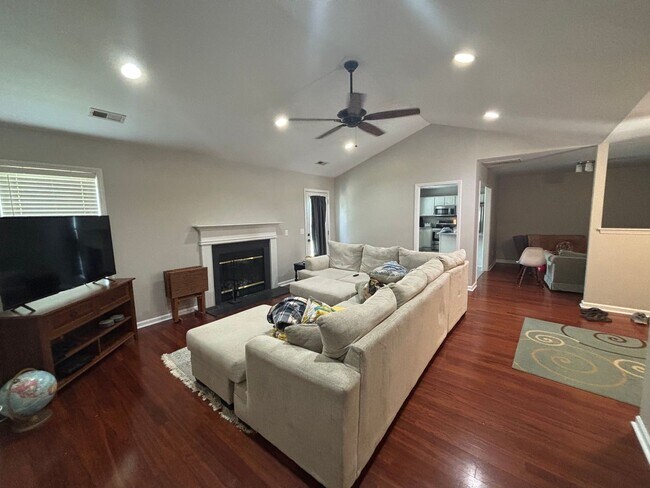 Building Photo - 3 Bed 2 Bath Single  Family Home in OGDEN/Murrayville
