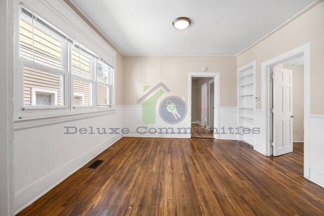 Building Photo - 62 Quimby St NE